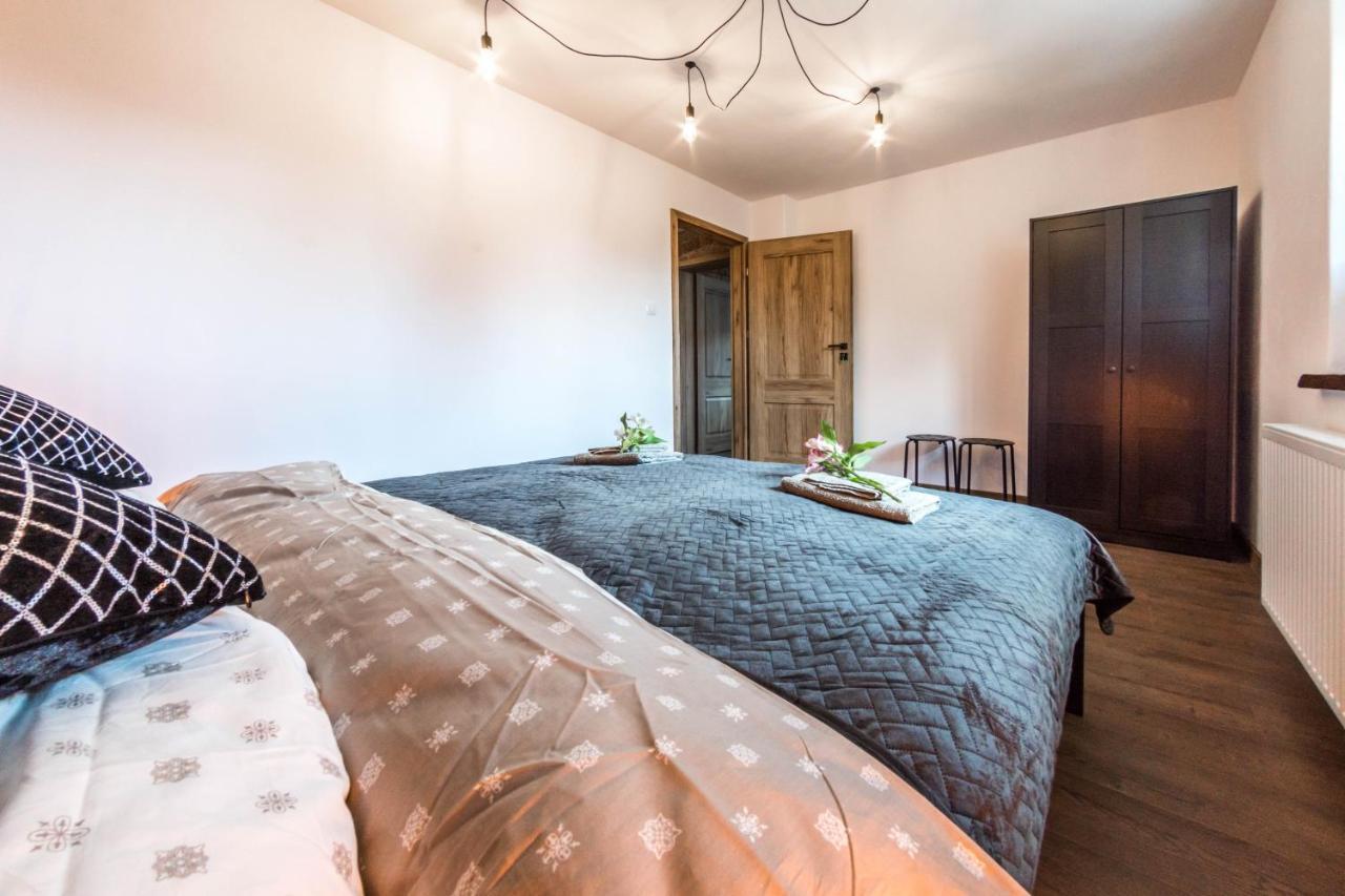 Apartament Wita Stwosza เยเลเนียกูรา ภายนอก รูปภาพ