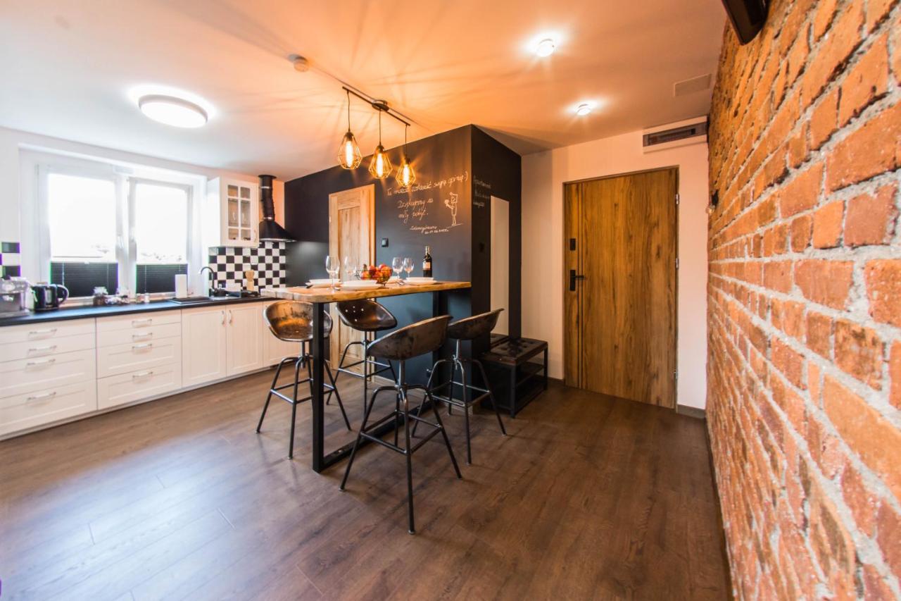 Apartament Wita Stwosza เยเลเนียกูรา ภายนอก รูปภาพ