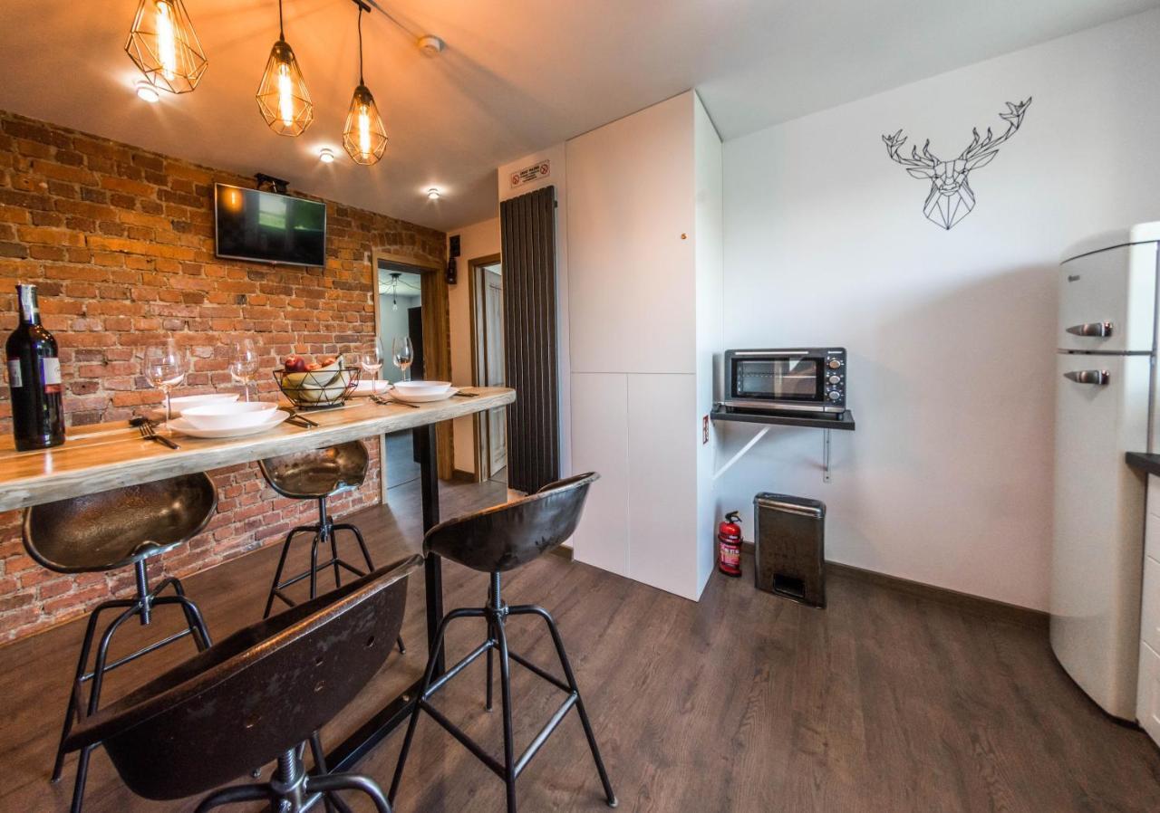 Apartament Wita Stwosza เยเลเนียกูรา ภายนอก รูปภาพ