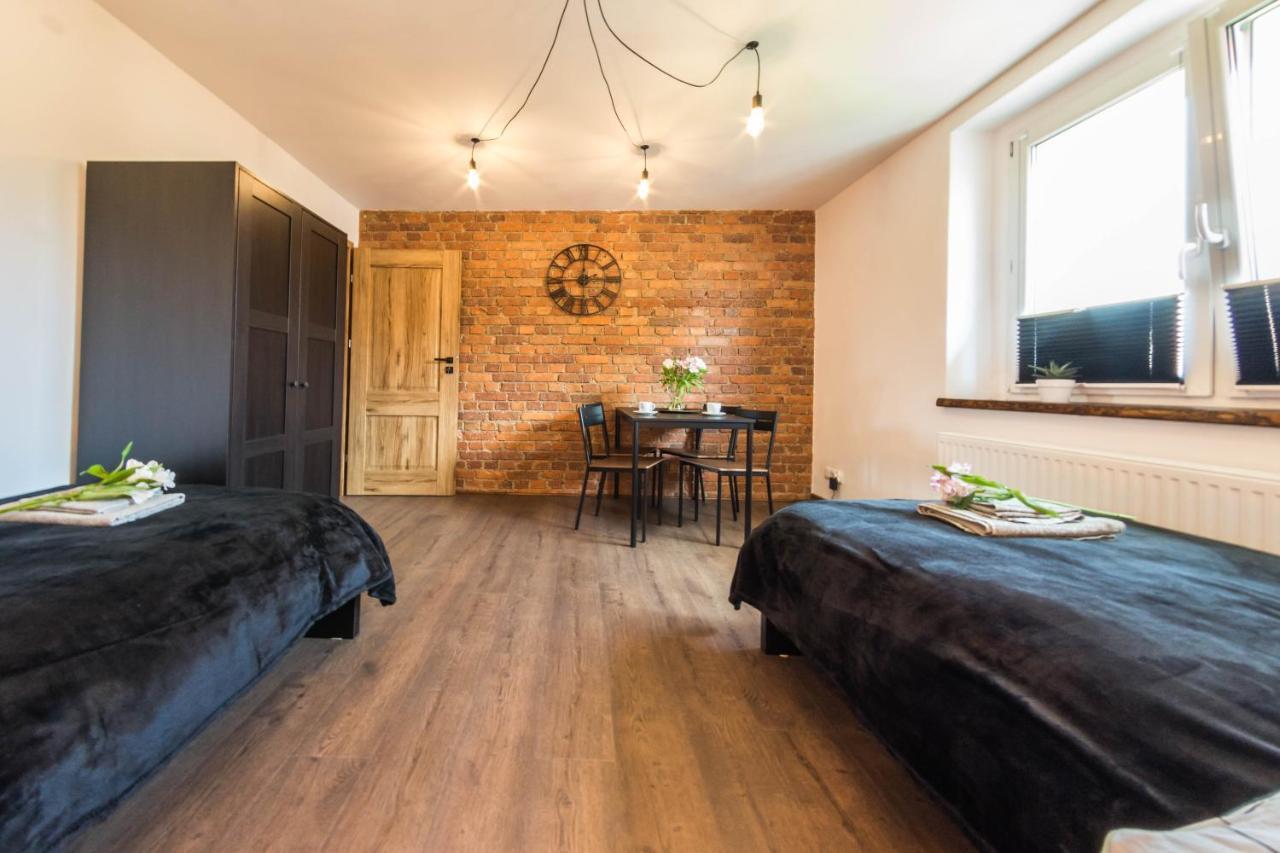 Apartament Wita Stwosza เยเลเนียกูรา ภายนอก รูปภาพ